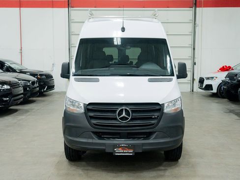 Used 2019 Mercedes-Benz Sprinter 2500 image 2