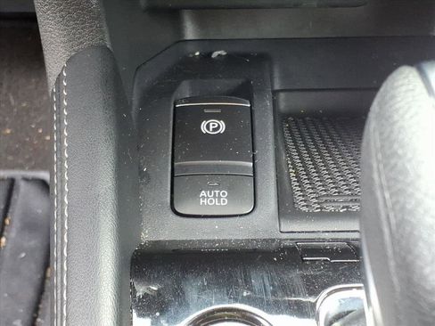 Used 2024 Nissan Kicks SR w/ SR Premium Package image 15