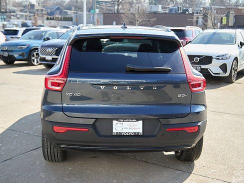 New 2026 Volvo XC40 B5 Core w/ Protection Package image 8