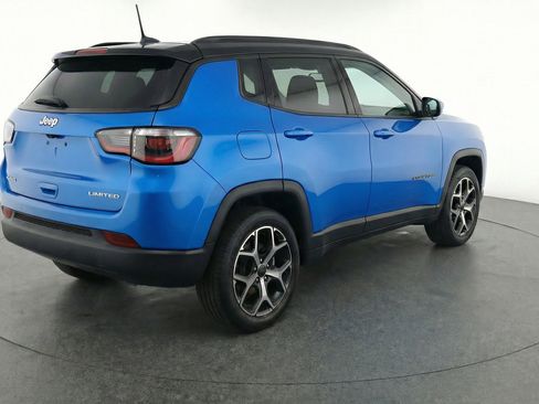 Used 2025 Jeep Compass Limited image 9