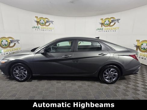 Used 2024 Hyundai Elantra SEL image 4