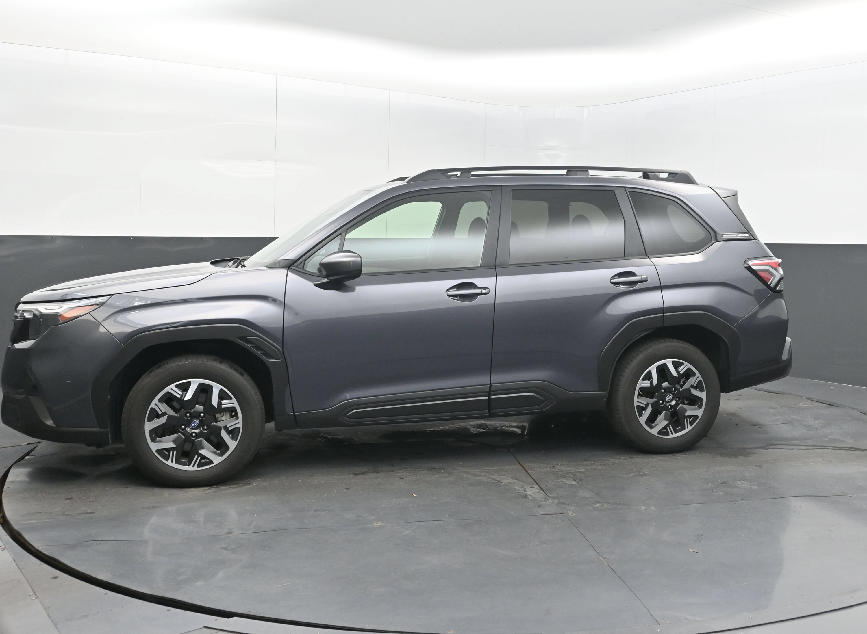 Used 2025 Subaru Forester Premium AWD/4WD image 5