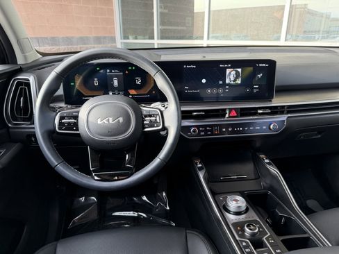 Used 2025 Kia Sorento EX image 16