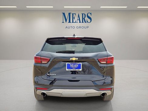 Used 2025 Chevrolet Blazer LT image 4