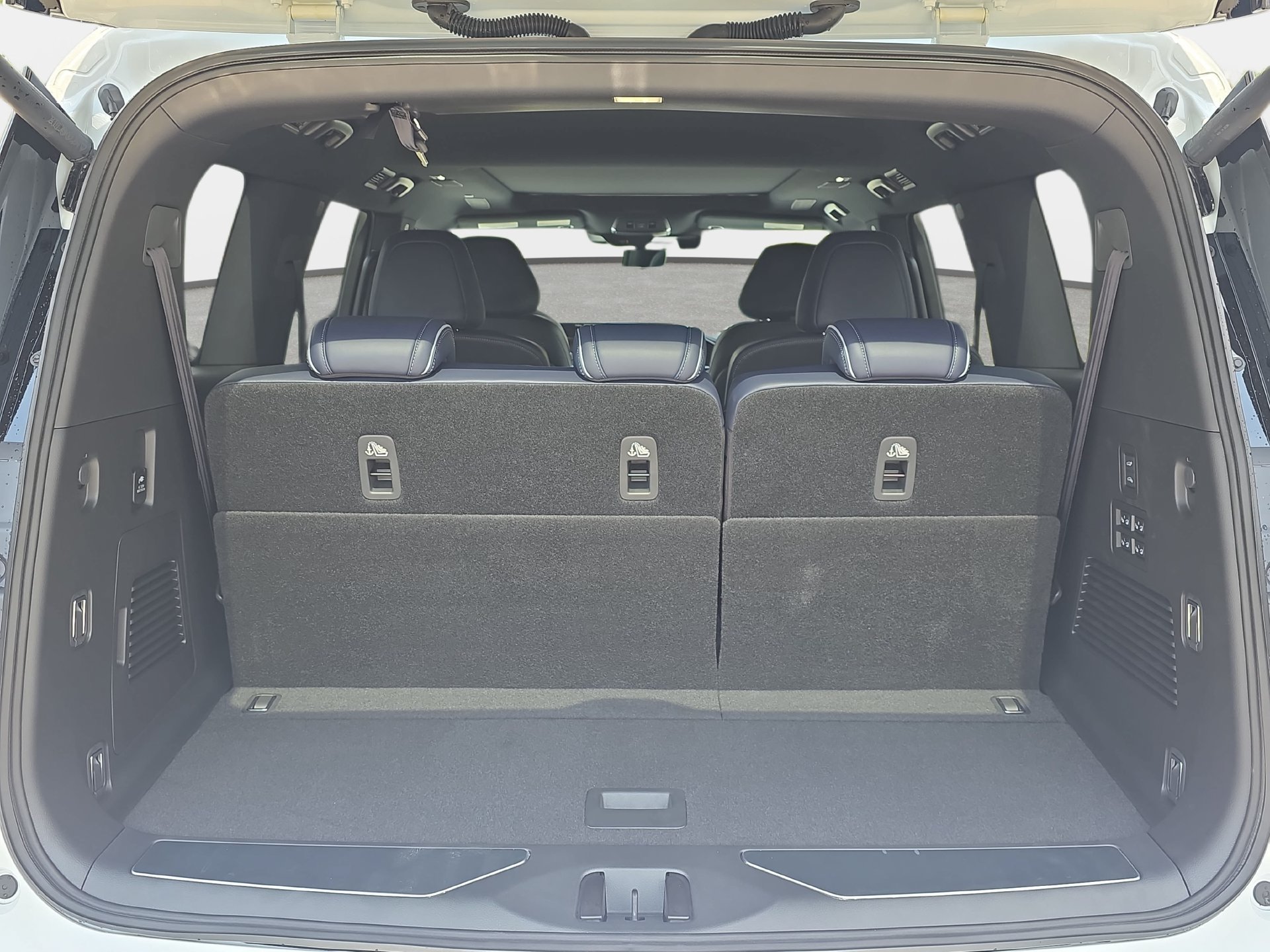New 2027 INFINITI QX80 Sensory w/ Sport Exterior Package AWD/4WD image 12
