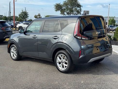 Certified 2023 Kia Soul LX w/ LX Technology Package FWD image 4