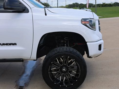 Used 2014 Toyota Tundra SR5 w/ SR5 Upgrade Package RWD image 15