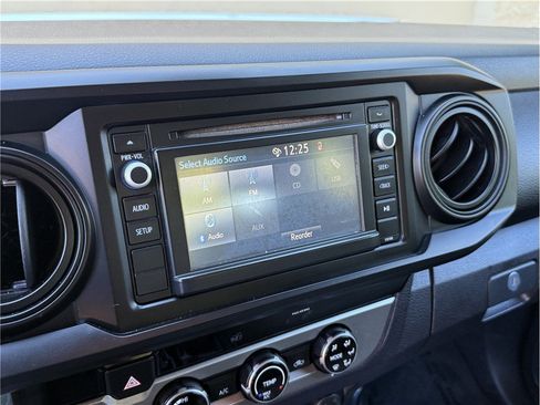 Used 2018 Toyota Tacoma SR RWD image 14