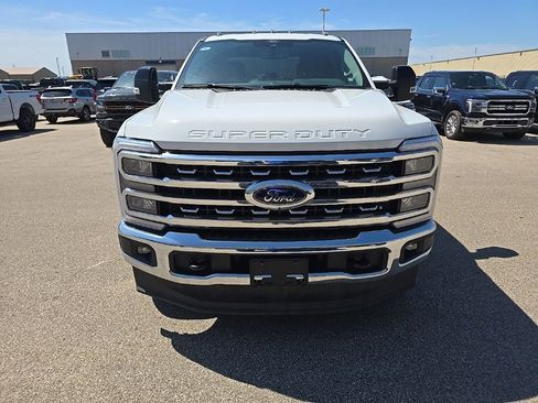 Used 2026 Ford F350 Lariat AWD/4WD image 2