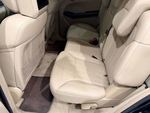 Used 2015 Mercedes-Benz GL 450 4MATIC w/ Appearance Package image 44