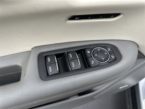 Used 2024 Cadillac XT6 Premium Luxury w/ Technology Package image 13