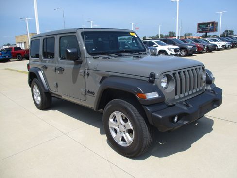 Used 2023 Jeep Wrangler Unlimited Sport w/ Sun And Sound Package AWD/4WD image 7