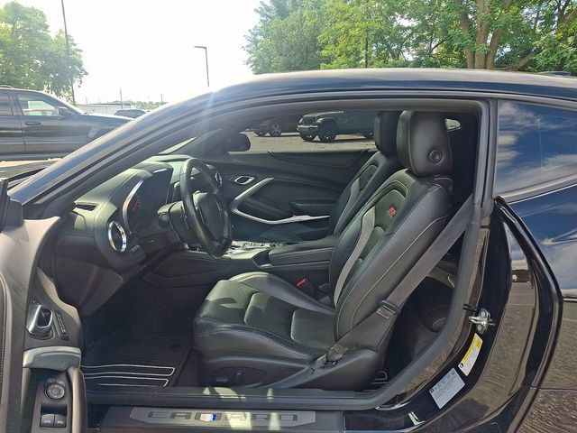 Used 2018 Chevrolet Camaro SS RWD image 13