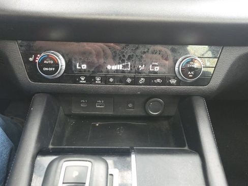 Used 2022 Mitsubishi Outlander SE image 32