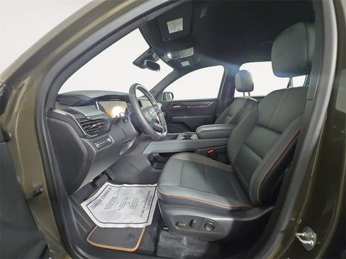 Used 2025 GMC Acadia AT4 image 9