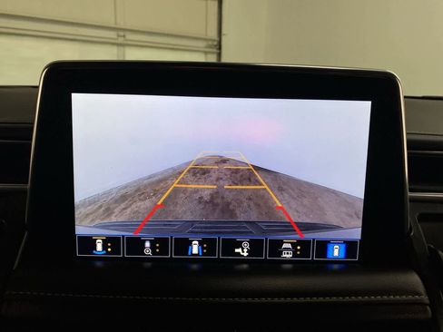 Used 2021 GMC Yukon XL SLT w/ SLT Luxury Plus Package image 24