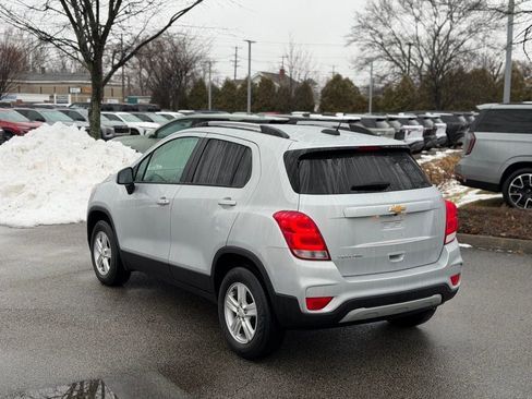 Used 2022 Chevrolet Trax LT w/ LT Convenience Package image 7