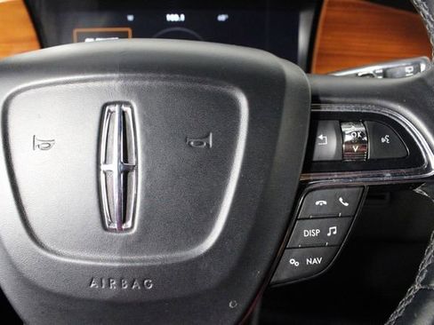 Used 2019 Lincoln Navigator Premiere image 25