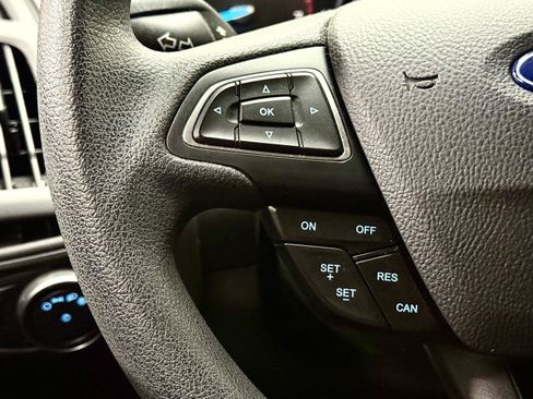 Used 2016 Ford Focus SE FWD image 16