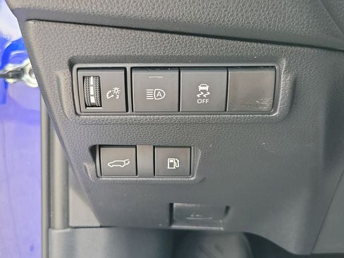Used 2024 Toyota Corolla Cross AWD Hybrid w/ Convenience Package image 31