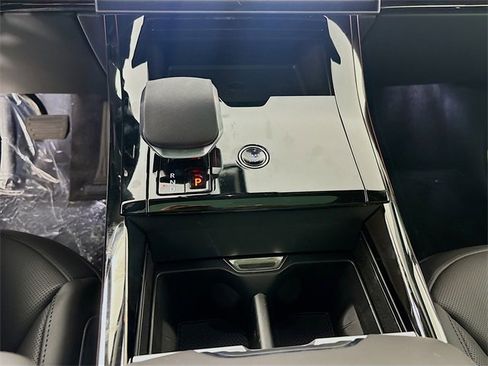 New 2025 Land Rover Range Rover Sport SE image 19