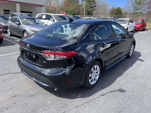Used 2022 Toyota Corolla LE image 9