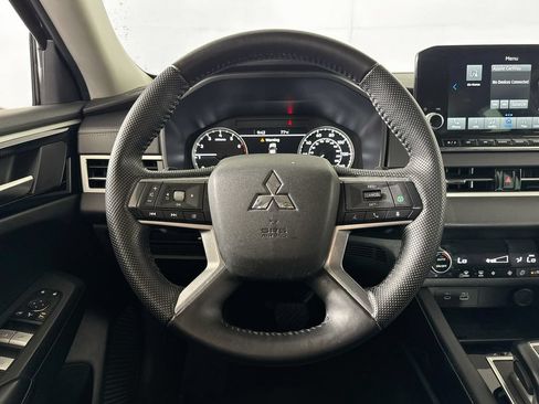 Used 2023 Mitsubishi Outlander SE AWD/4WD image 11