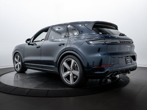 New 2026 Porsche Cayenne E-Hybrid image 3
