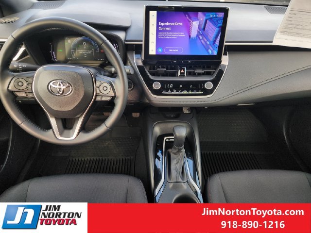 Used 2025 Toyota Corolla SE w/ SE Premium Package FWD image 27