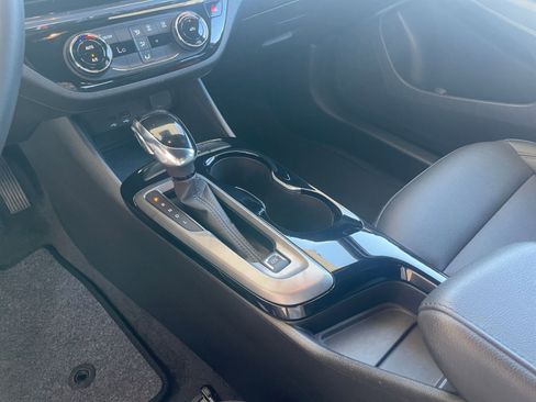 Used 2025 Buick Envista Sport Touring image 39