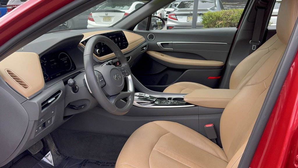 Used 2021 Hyundai Sonata Limited w/ Preferred Accessory Package FWD image 33