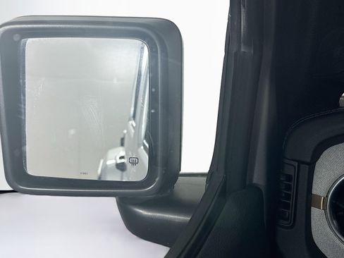 Used 2024 Jeep Wrangler Unlimited Sahara AWD/4WD image 16