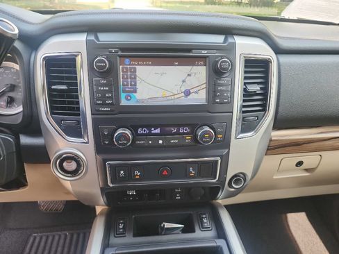 Used 2016 Nissan Titan SL RWD image 26