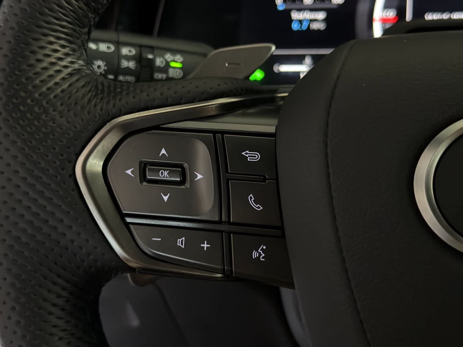 Used 2025 Lexus TX 500h AWD w/ Technology Package image 27