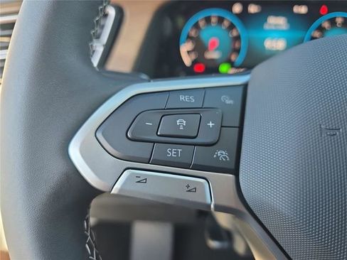 New 2026 Volkswagen Atlas SE FWD image 26