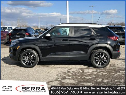 Certified 2023 Chevrolet TrailBlazer ACTIV w/ Sun and Liftgate Package image 2