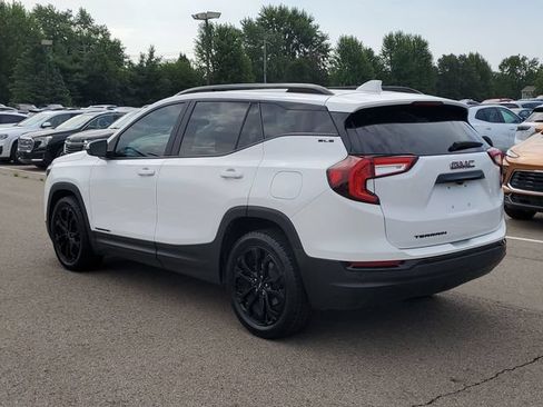 Used 2022 GMC Terrain SLE w/ Driver Convenience Package FWD image 5