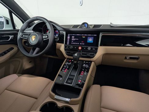 New 2026 Porsche Macan image 22