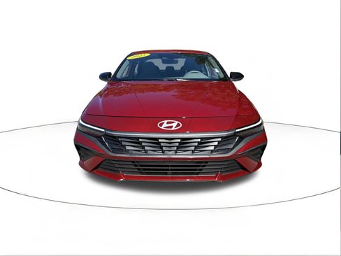 Certified 2025 Hyundai Elantra Sport image 8