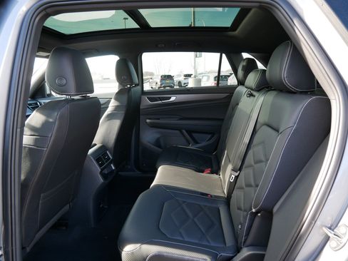 New 2026 Volkswagen Atlas Cross Sport SE image 6