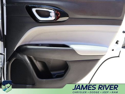 Used 2025 Jeep Compass Limited AWD/4WD image 11