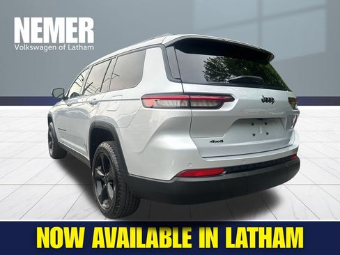Used 2023 Jeep Grand Cherokee L Laredo AWD/4WD image 2