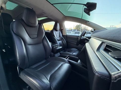 Used 2016 Tesla Model X 75D image 33