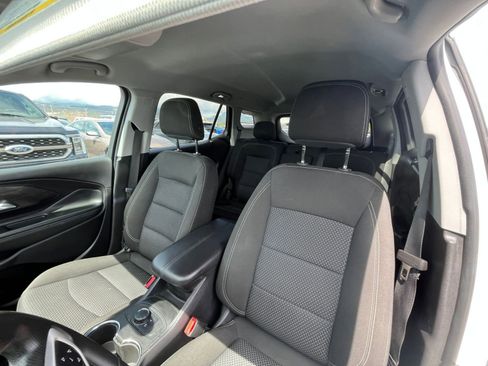 Used 2024 GMC Terrain SLE FWD image 36