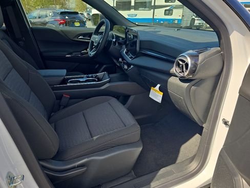 New 2026 Chevrolet Equinox LT w/ Safety and Technology Package AWD/4WD image 16