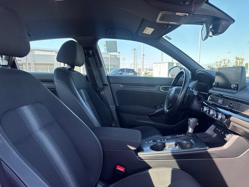 Used 2025 Honda Civic Sport image 10