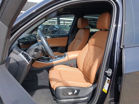 Used 2024 BMW X5 sDrive40i w/ M Sport Package image 9