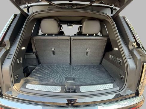 Used 2026 Cadillac Vistiq Luxury w/ LPO, Floor Liner Package AWD/4WD image 18