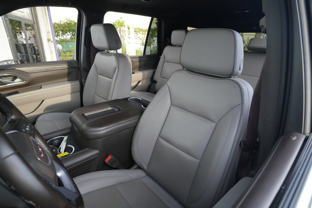 Used 2024 GMC Yukon SLT RWD image 23