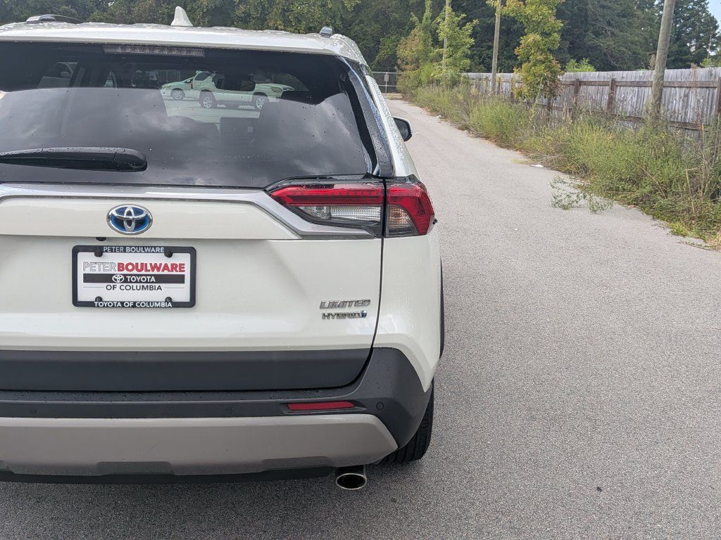 Used 2022 Toyota RAV4 Limited AWD/4WD image 7